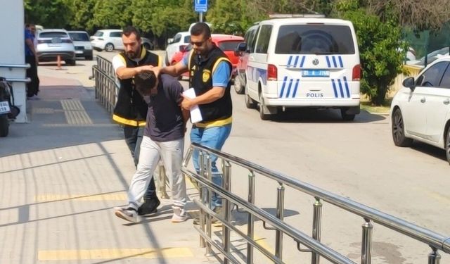 Adana'da Arkadaşını Bıçakla Öldüren Genç Tutuklandı