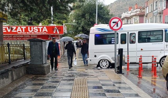 Afyonkarahisar'da Yağışlar Devam Ediyor: Sıcaklıklar Düşüşte