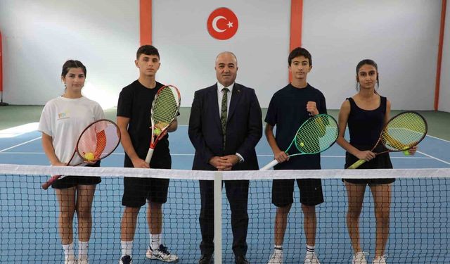 Ağrı'da Türkiye Tenis Ligi Doğu Anadolu Bölgesi Turnuvası Start Aldı
