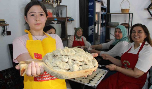 Amasya'nın ünlü tarhanası: Sıkma tarhana üretimi devam ediyor