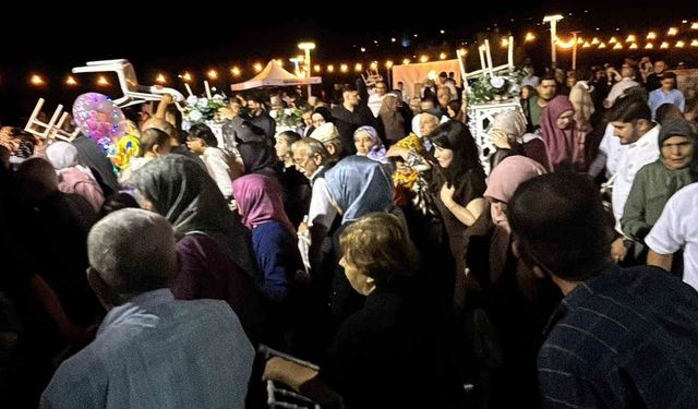Ani bastıran yağmur düğünü takılar takılamadan dağıttı