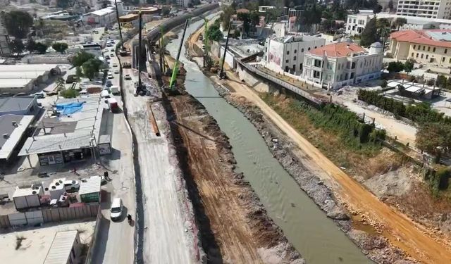 Antakya'daki Ata Köprüsü'nde Yenileme Çalışmaları Tüm Hızıyla Devam Ediyor