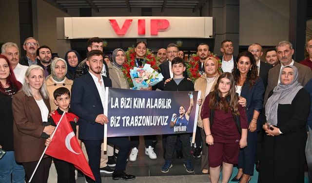 Avrupa Şampiyonu Boksör Havvanur Kethüda, Trabzon'da Gururla Karşılandı