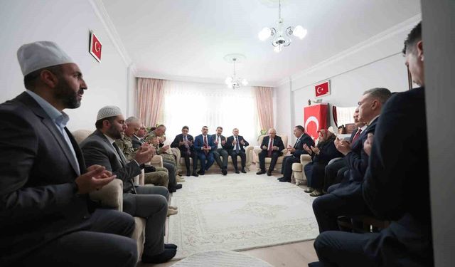 Bakan Güler, Şehit Jandarma Er Emin Polat'ın Ailesini Ziyaret Etti