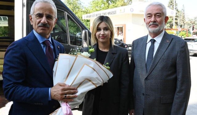 Bakan Uraloğlu: 'Milli Elektrikli Trenlerin Seri Üretimine Yıl Sonunda Geçiyoruz'