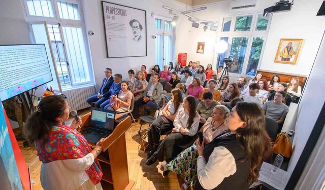 Baki'nin Şiir Evreni Bükreş'te Edebiyatseverlerle Buluştu
