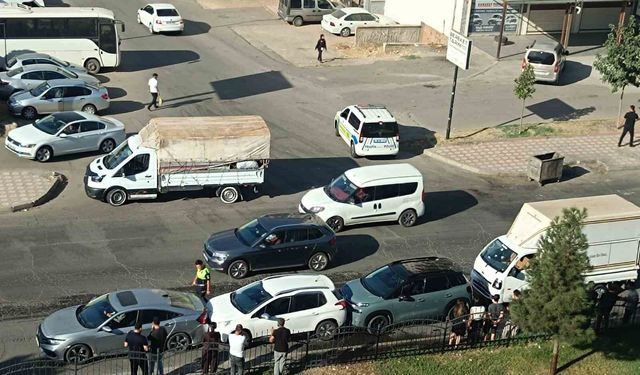 Batman'da Trafik Kaosu: 4 Araç Zincirleme Kaza Yaptı