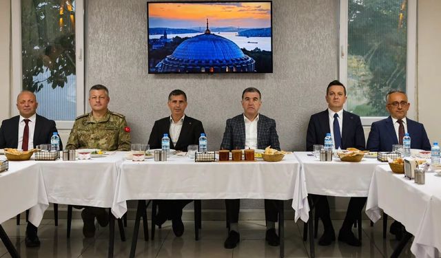 Bayburt'ta Erkol ve Danacı İçin Duygusal Veda Yemeği