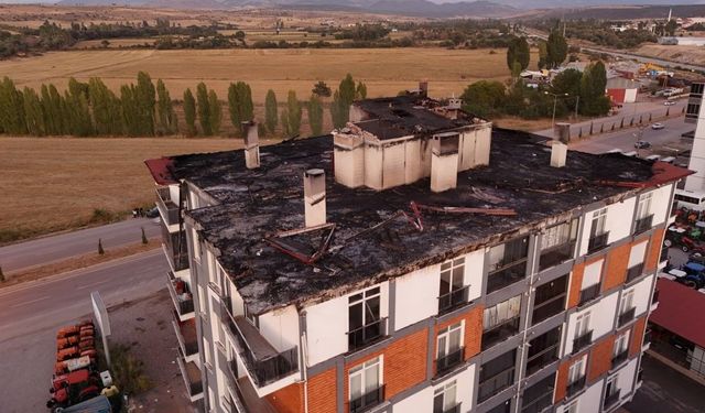 Beyşehir'de Çatı Yangını: Alevler 5 Katlı Apartmanı Sardı