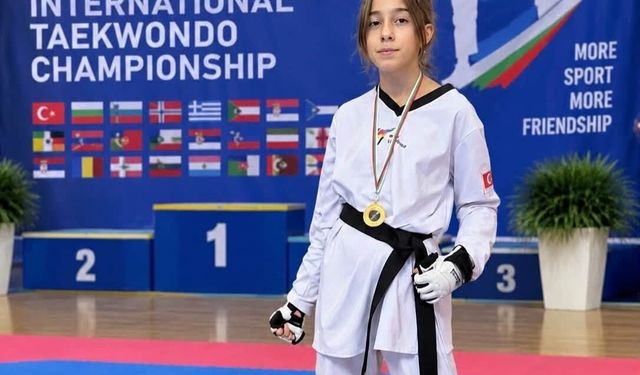 Bilecikli Tekvando Sporcusu Zeynep Acar, Dupnıtsa Open'da Altın Madalya Kazandı