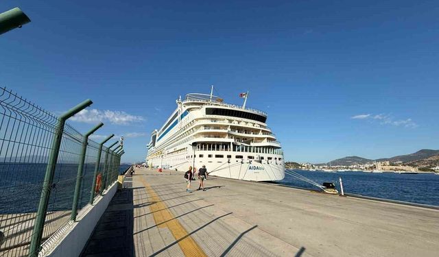 Bodrum'a Dev Kruvaziyer Ziyareti: 2.243 Yolcu ile Geldi