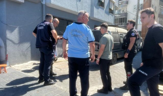 Bursa'da seyyar satıcı denetiminde arbede: Zabıta memuru yaralandı
