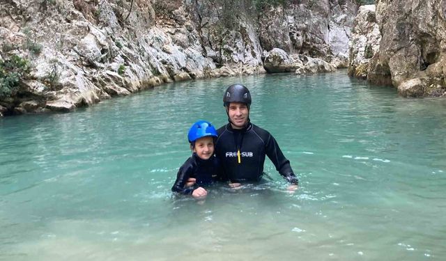 Bursa'nın En Genç Kanyoncusu: 8 Yaşındaki Asya, Abadiye Kanyonu'nu Başarıyla Geçti