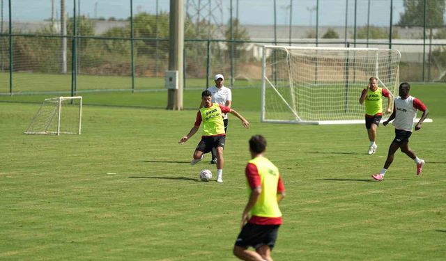 Çorum FK, Antalya'daki kampa ilk antrenmanıyla başladı