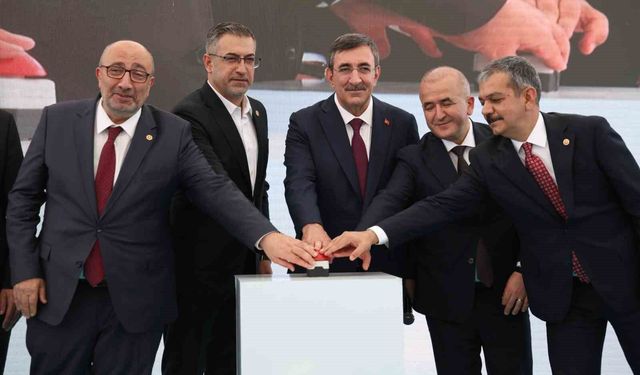 Cumhurbaşkanı Yardımcısı Yılmaz: 'Türkiye, sağlıkta erişimde dünya çapında öncü ülkelerden biri'