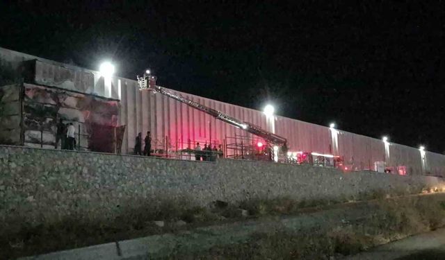 Eskişehir'deki Fabrikada Korkutan Yangın Çıktı