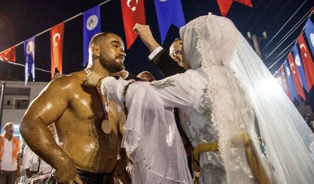3 gün 3 gece düğün yaptılar, Gelin takıları alıp kaçtı
