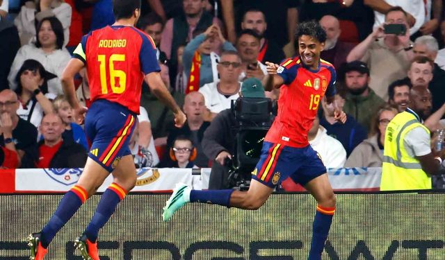 İspanya, İngiltere'ye Karşı Geri Dönüş Yaptı: Mücadele 3-2 Bitti
