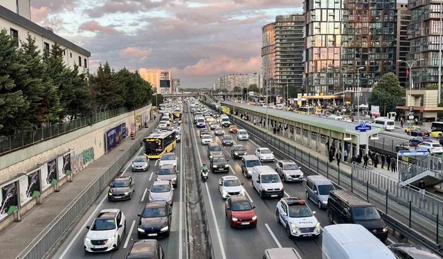 İstanbul Trafiği Akşam Saatlerinde Yoğunlaştı: Yüzde 69'a Ulaştı