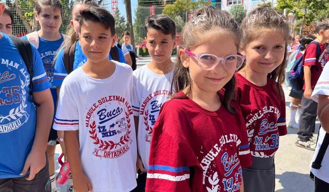 İzmir'de 27 Çift İkiz Öğrenciyle Eğitim Dönemi Başladı
