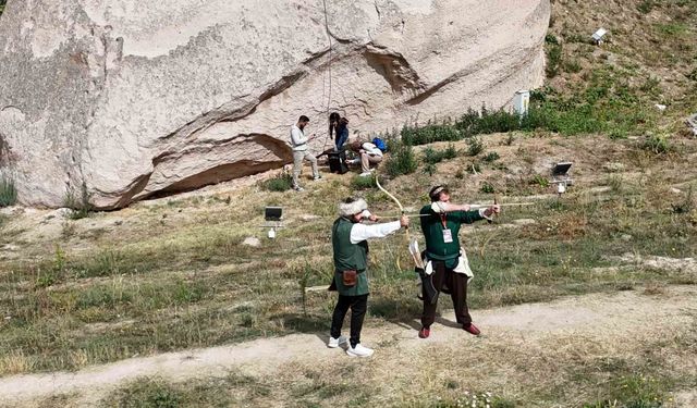 Kapadokya Okçuluk Festivali'nde Geleneksel Heyecan Zirveye Ulaşıyor