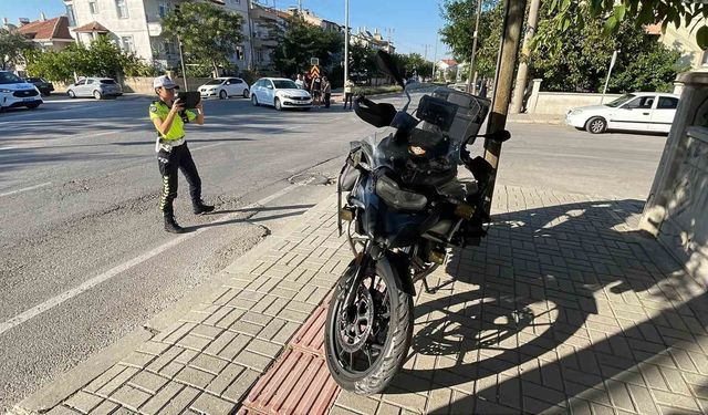 Karaman'da Araç ve Motosiklet Çarpışması: Bir Yaralı