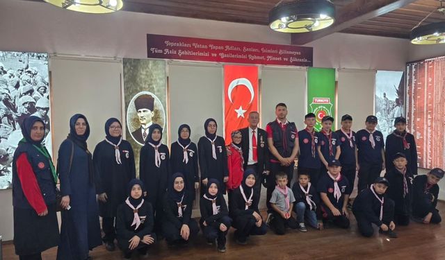 Kütahya'da İzci Gençler Gazilerle Bir Araya Geldi