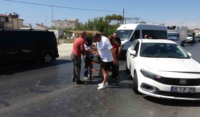 Manavgat'ta Akaryakıt Tankeri ile Otomobil Çarpıştı: 1 Kadın Yaralı