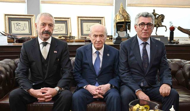 MHP Lideri Bahçeli'ye Sarallar ve Şahinler Ailelerinden Ziyaret