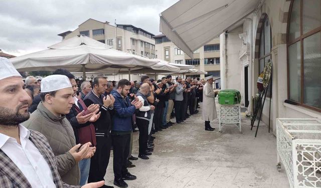 Minibüs sürücüsü Hakkı Özdemir, son yolculuğuna uğurlandı