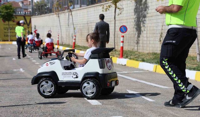 Minik Sürücüler Eğlenceli Bir Şekilde Trafik Kurallarını Öğrendi