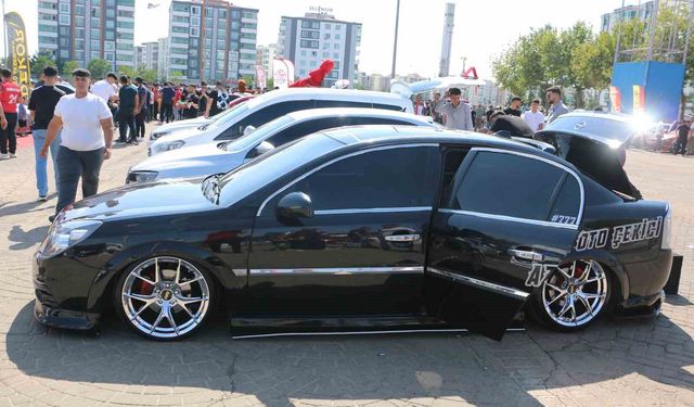 Modifiye Araç Meraklıları Diyarbakır'da Buluştu