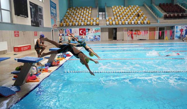 Muş'ta Geleceğin Yüzme Şampiyonları Yetişiyor