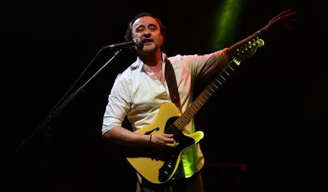 Ünlü şarkıcı Nev entübe edildi! Sağlık durumuyla ilgili hastaneden açıklama