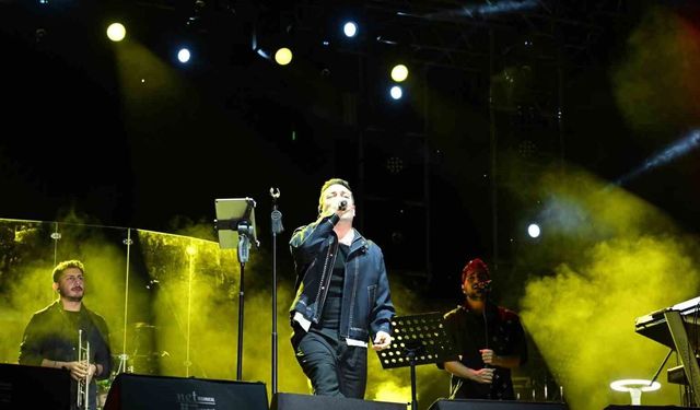 Oğuzhan Koç, Edirne Konserinde Sigara İçen İzleyiciye Tepki Gösterdi