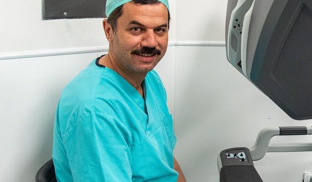 Selçuk Tıp Fakültesi'nde Robotik Cerrahi Ameliyatları Fark Ücreti Almadan Gerçekleştiriliyor