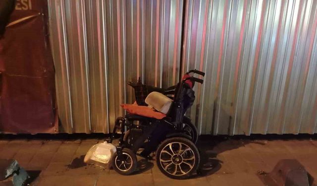 Tekerlekli Sandalyedeki Engelli Vatandaş Otomobilin Çarpması Sonucu Hayatını Kaybetti