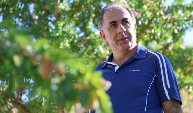 Tekstil Mühendisi, Arpa Tarlasını 9 Yılda Badem Bahçesine Dönüştürdü