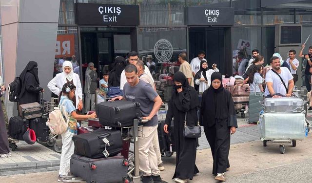 Trabzon Havalimanı'nda Uçak Trafiği Artarken Yolcu Sayısında Duraklama