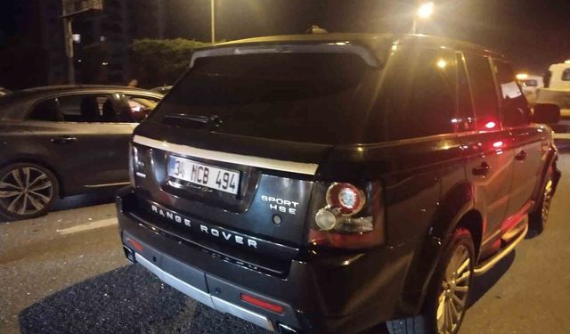 Ümraniye'de dört araçlı trafik kazası: 3 yaralı ve bir kaçak sürücü