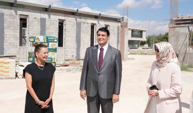 Umut Yılmaz, Gaziantep Otizm Vakfı Okulu'nu Ziyaret Etti