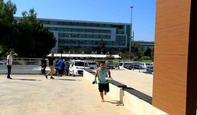 Yalınayak Koştuğu Sınavı Saniyelerle Kaçırdı
