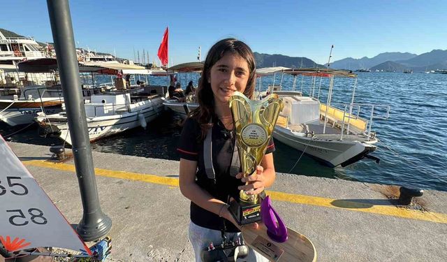 11 Yaşındaki Şana Hatunoğlu, Türkiye Yelken Şampiyonu Oldu