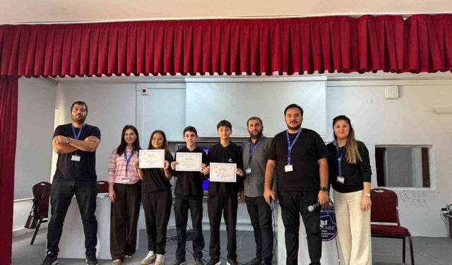 Afyonkarahisar'da 15 lisede 2 bin 700 öğrenciye ulaşım sağlandı