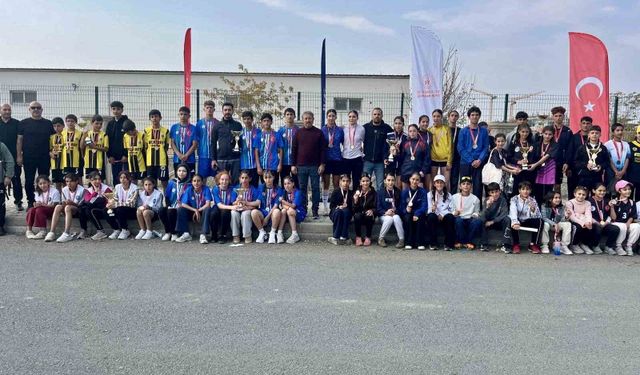 Ağrı'da Okul Sporları Kros Müsabakaları sona erdi