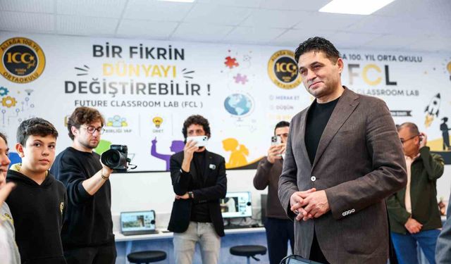 Aliağa 100. Yıl Ortaokulu'nda Geleceğin Sınıf Laboratuvarı açıldı