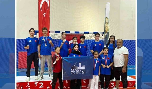 Antakya Belediyesi Karate Takımı 20 Madalya ile Göz Doldurdu