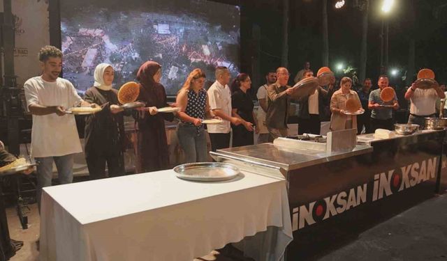 Antakya'da Gastro Festivalinde 11 Kişi Künefe Yarıştı