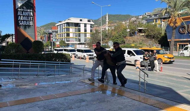 Antalya'da şantaj ve tefecilik operasyonunda 6 kişi tutuklandı