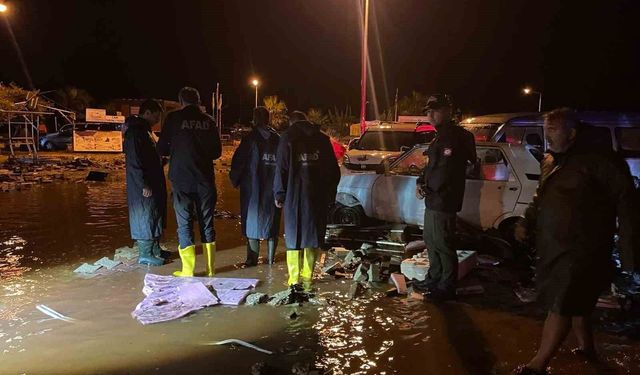 Antalya'da Şiddetli Yağışlar Sonucu Mahsur Kalan 22 Kişi Kurtarıldı